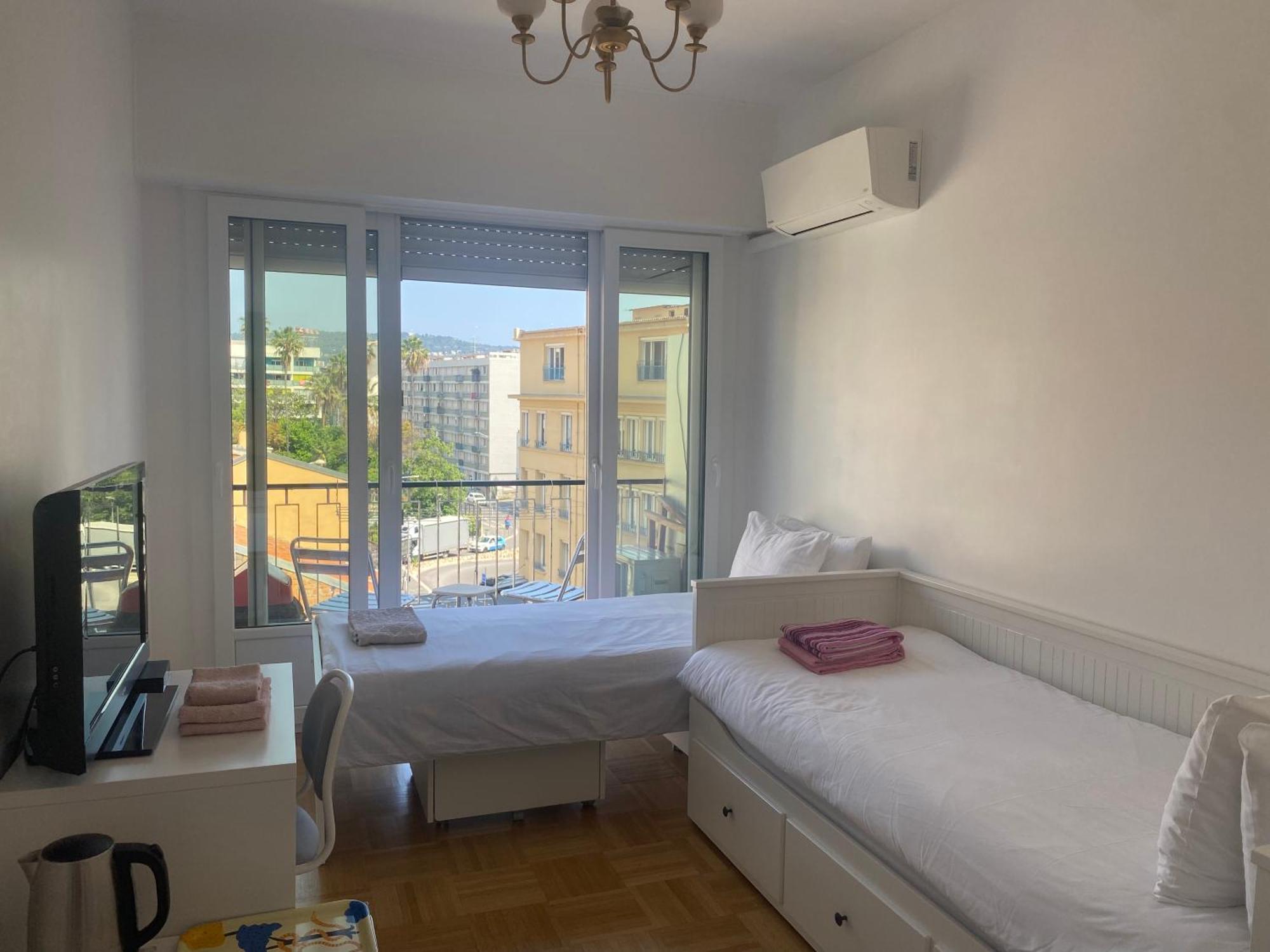 Mirela'S Private Room With Key, Ac, Lift & Balcony In The Center Of Nice On The Cote D'Azur Екстер'єр фото